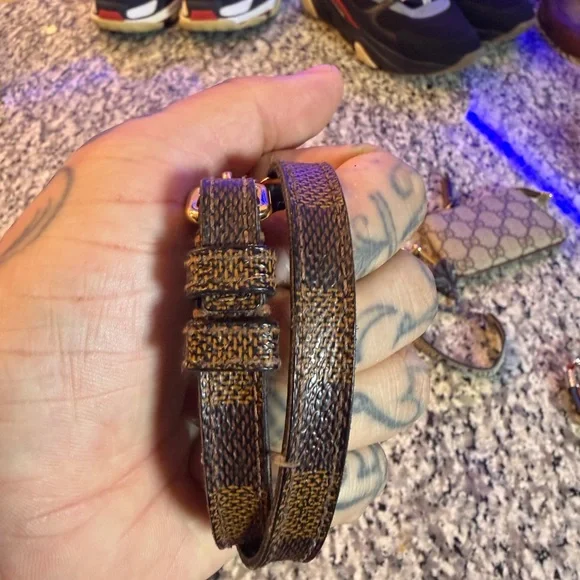 Louis Vuitton leather wrap bracelet - Picture 2 of 2